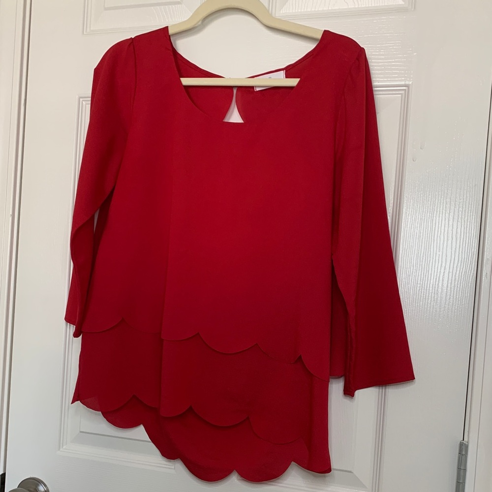 LAST CHANCE Boutique scalloped edge open back top